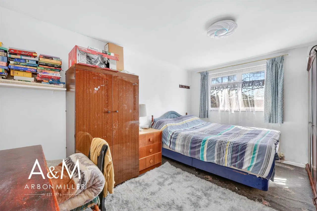 Wyfields, Clayhall, Essex, Ilford, IG50XJ, photo 13