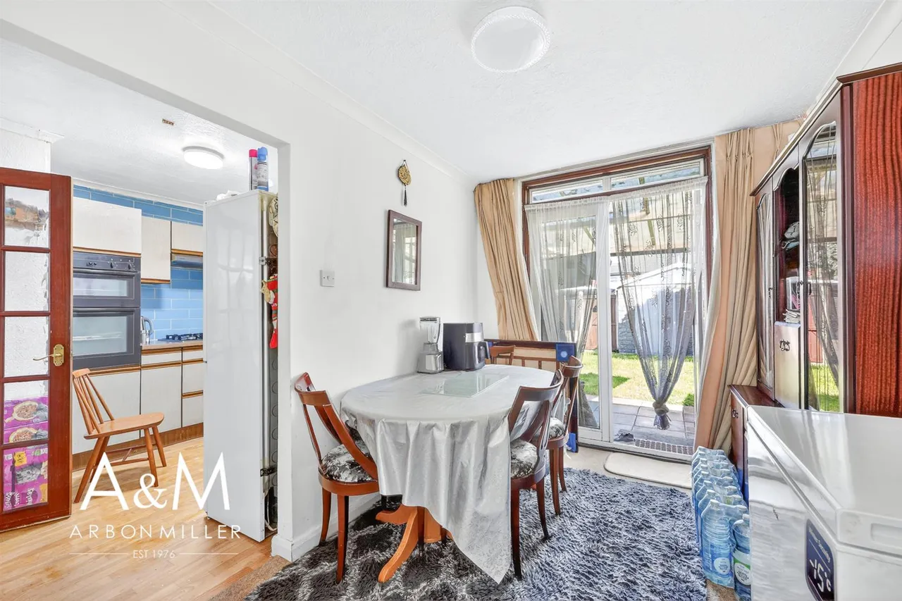 Wyfields, Clayhall, Essex, Ilford, IG50XJ, photo 8