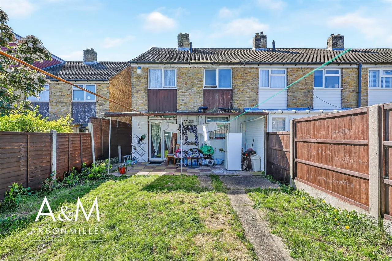Wyfields, Clayhall, Essex, Ilford, IG50XJ, photo 20