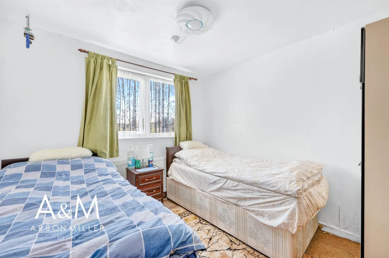 Wyfields, Clayhall, Essex, Ilford, IG50XJ, photo 14