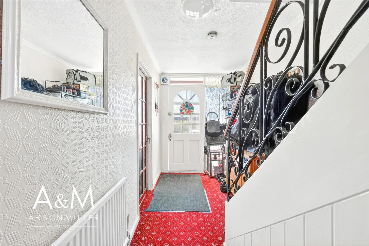 Wyfields, Clayhall, Essex, Ilford, IG50XJ, photo 10