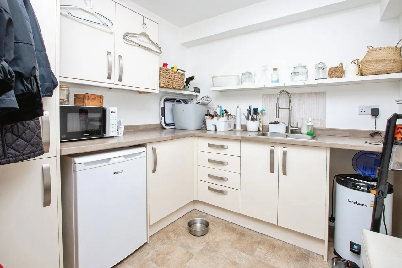 Pemberley Chase, Sutton-in-Ashfield, Nottinghamshire, NG17, photo 12