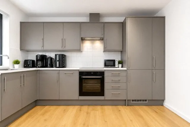 1 bed flat for sale — Russell Hill, Purley, CR8
