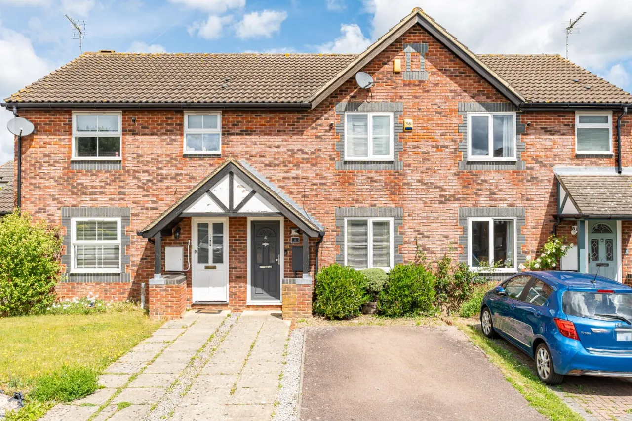 2 bed house for sale, Peasmead, Buntingford, SG9