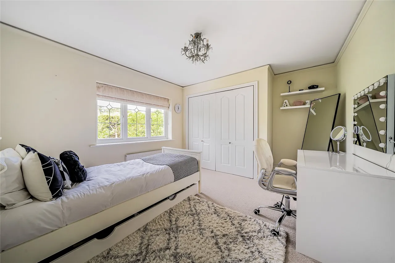 Springfield, Lightwater, GU18, photo 15