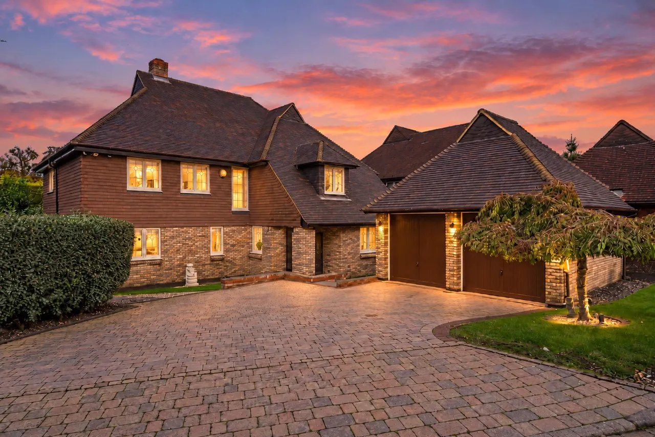 5 bed house for sale, Springfield, Lightwater, GU18