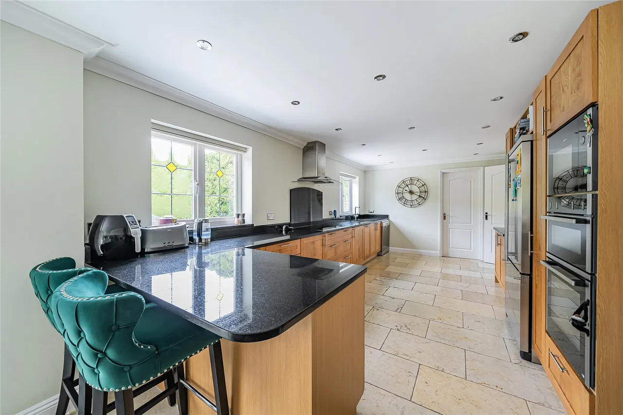 Springfield, Lightwater, GU18, photo 6