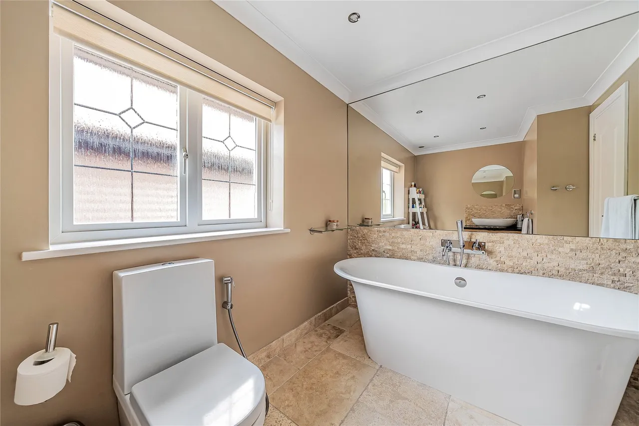 Springfield, Lightwater, GU18, photo 20