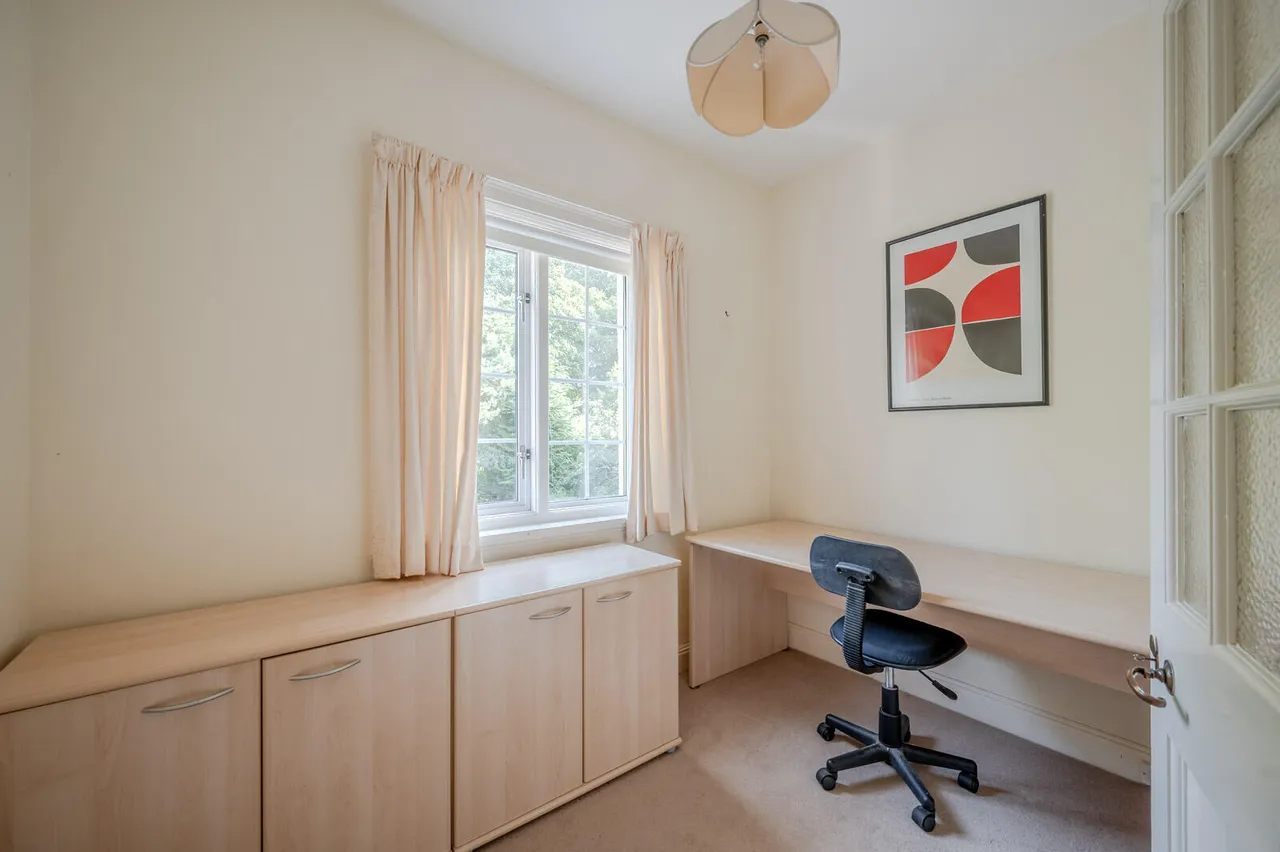 Glen Road, holywood, BT18, photo 27