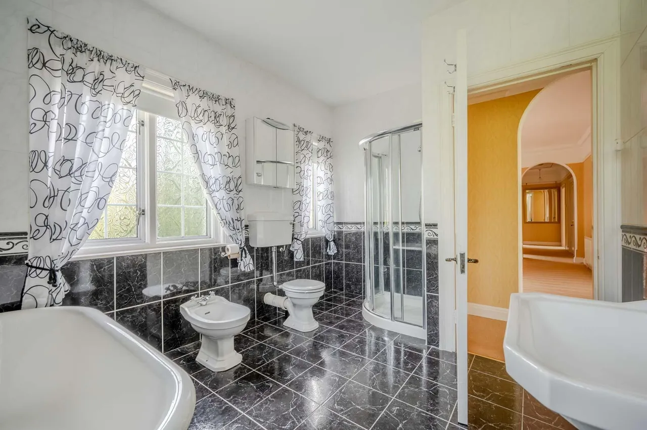 Glen Road, holywood, BT18, photo 29