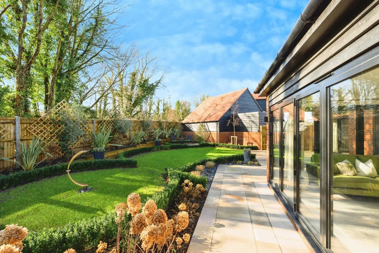 Fairlawn Road, Banstead, SM7, photo 25