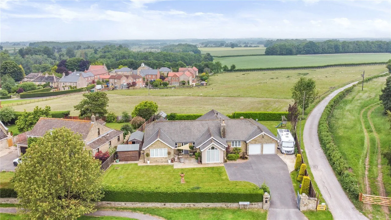 Copgrove, Harrogate, North Yorkshire, HG3 3SZ, photo 7
