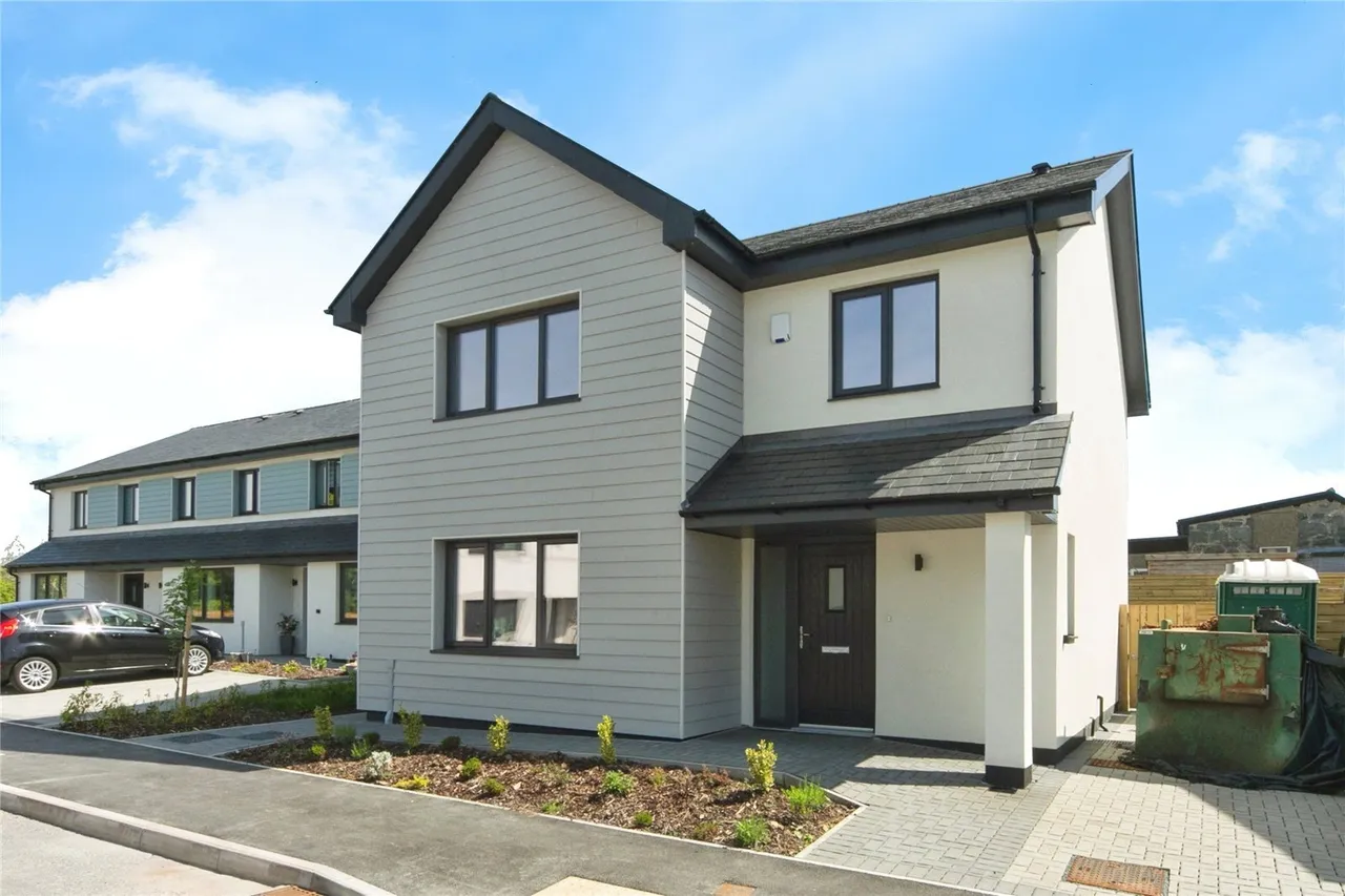 3 bed house for sale, Cae Bodlondeb, Chwilog, LL53