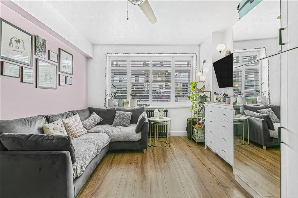 Upper Richmond Road, London, SW15, photo 7