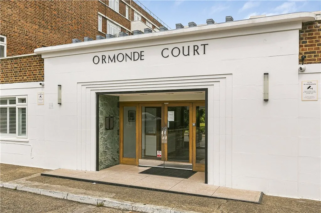 Upper Richmond Road, London, SW15, photo 13