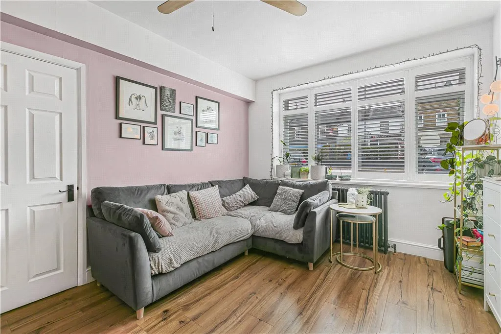 Upper Richmond Road, London, SW15, photo 6