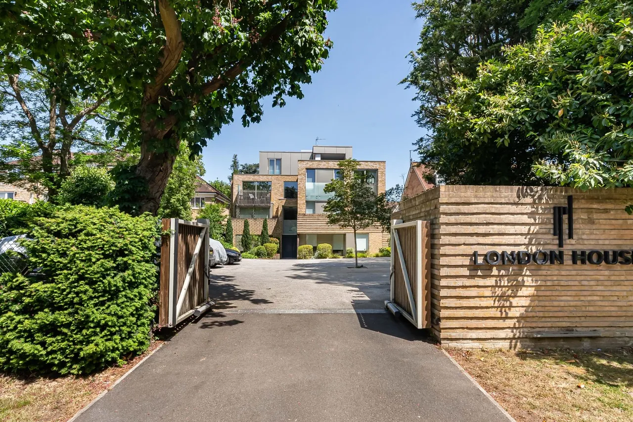 London Road, St Albans, AL1, photo 11