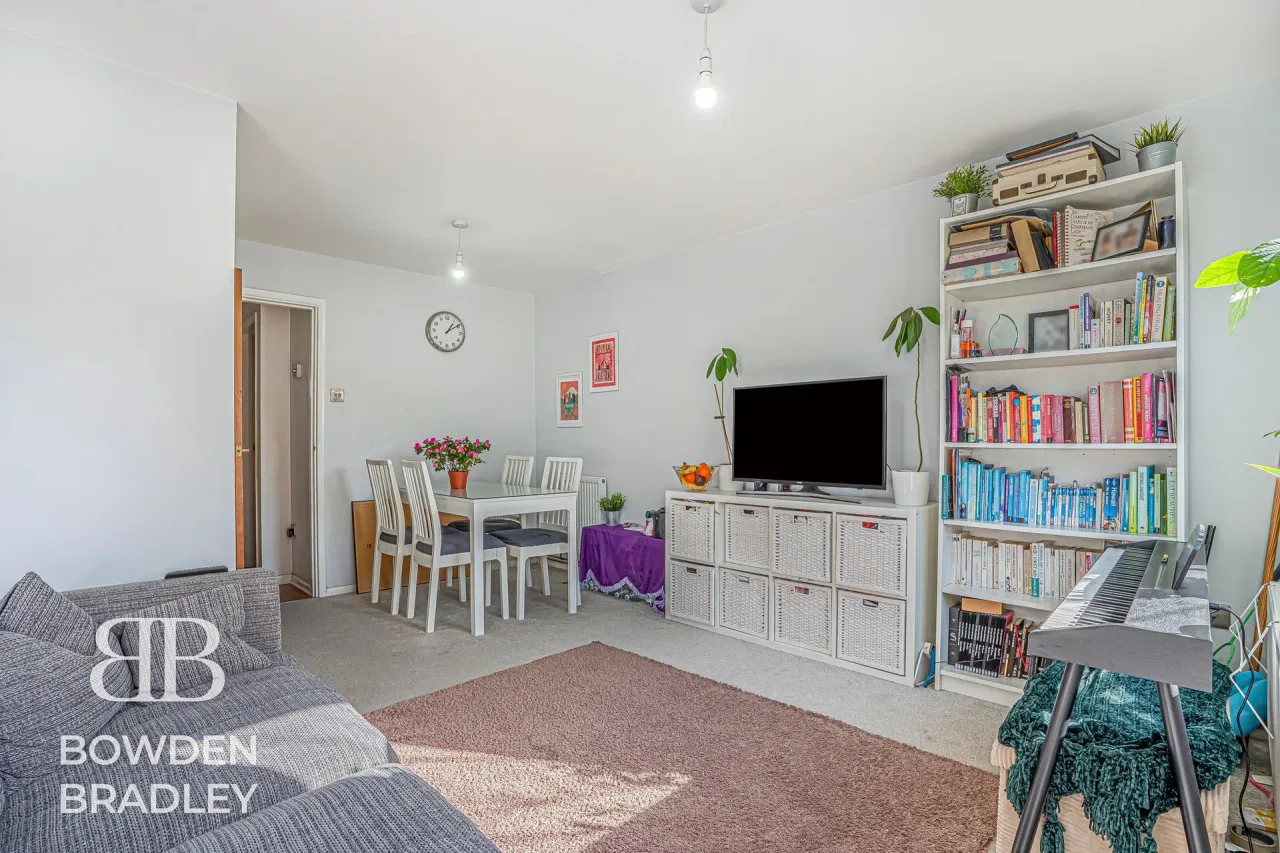 Wickets Way, Hainault, IG6, photo 17