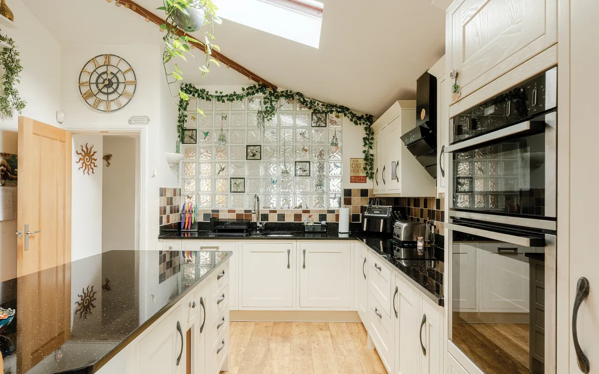 Charnhill Crescent, Mangotsfield, BS16, photo 12