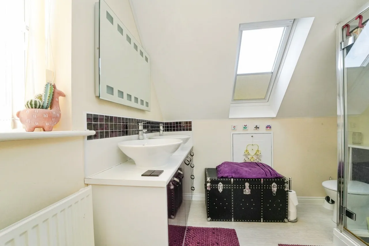 Barnpear Court, Tuffley, Gloucester, Gloucestershire, GL4, photo 14