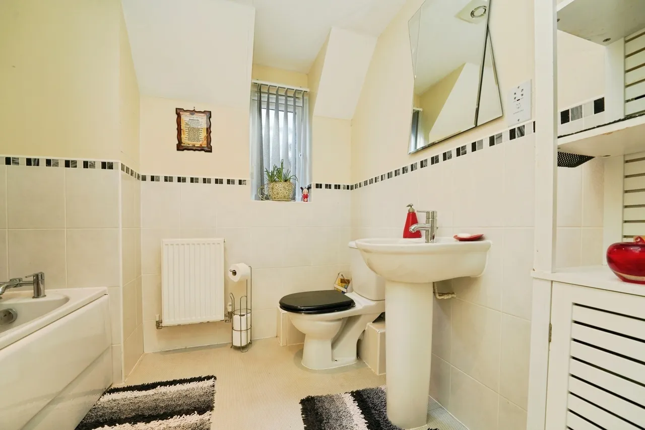 Barnpear Court, Tuffley, Gloucester, Gloucestershire, GL4, photo 16