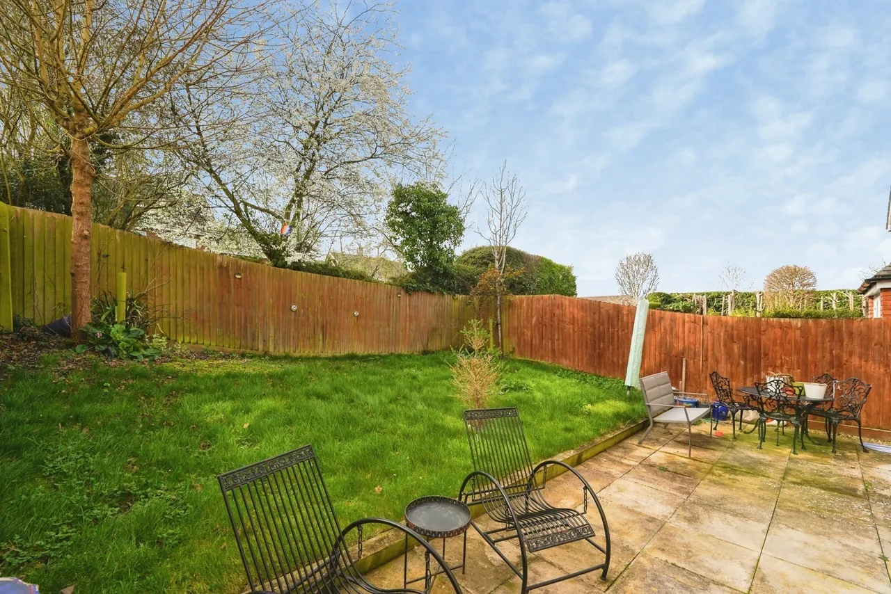 Barnpear Court, Tuffley, Gloucester, Gloucestershire, GL4, photo 8