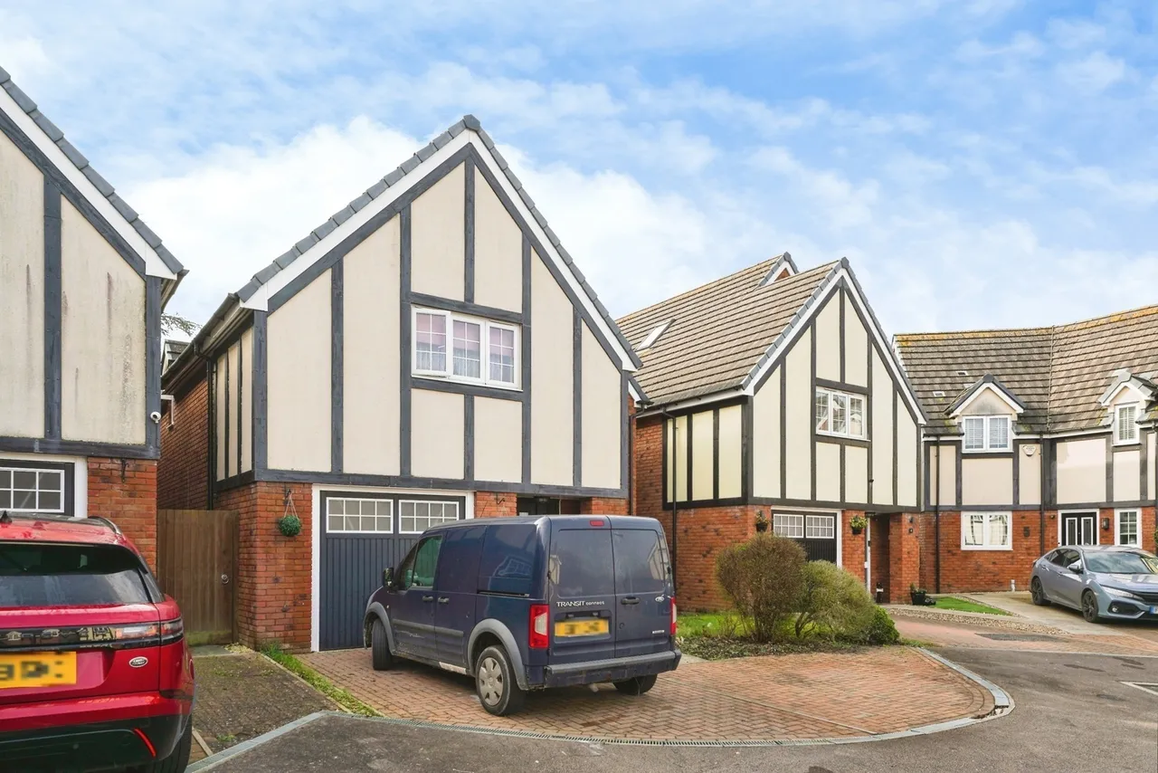 Barnpear Court, Tuffley, Gloucester, Gloucestershire, GL4, photo 21