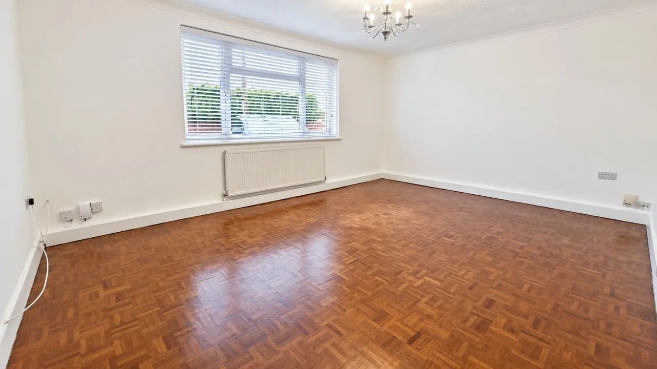 Mill Road, Aveley, RM15, photo 2