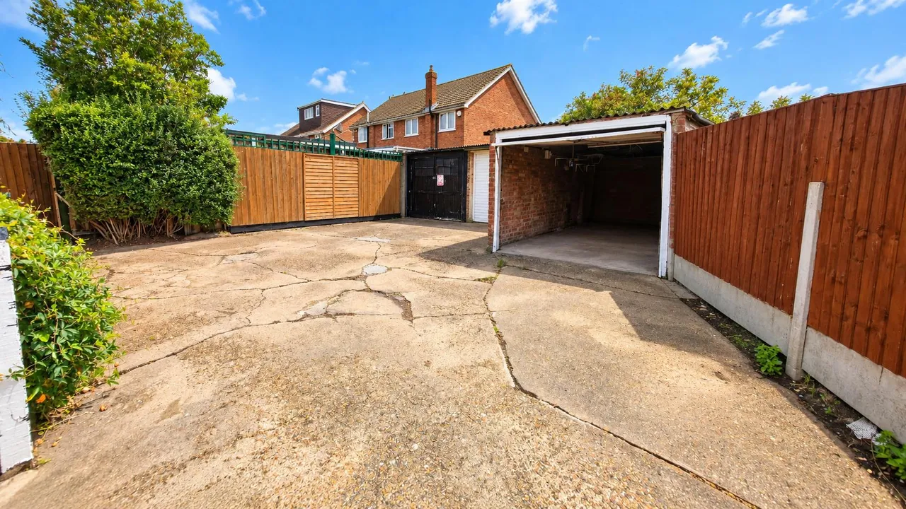Mill Road, Aveley, RM15, photo 17