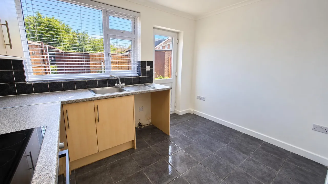 Mill Road, Aveley, RM15, photo 6