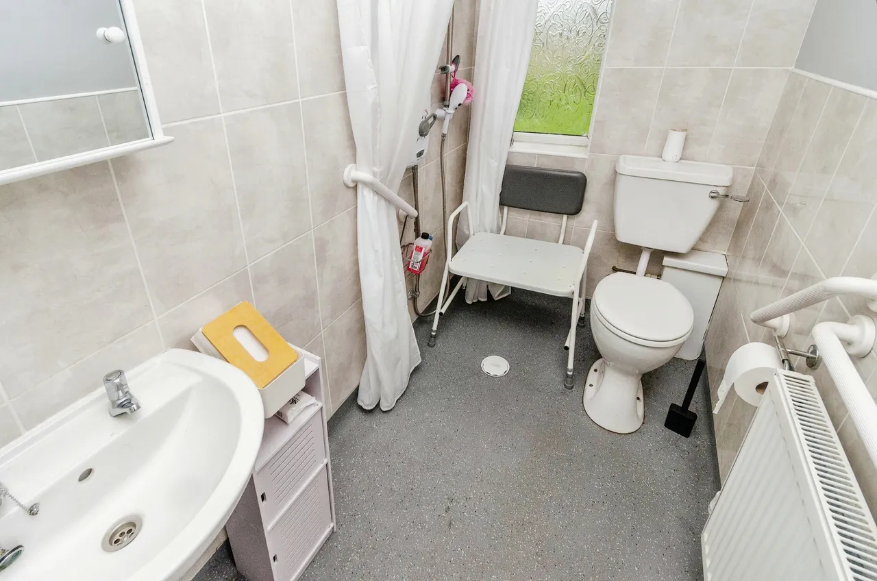 Warner Place, Walsall, WS3, photo 7