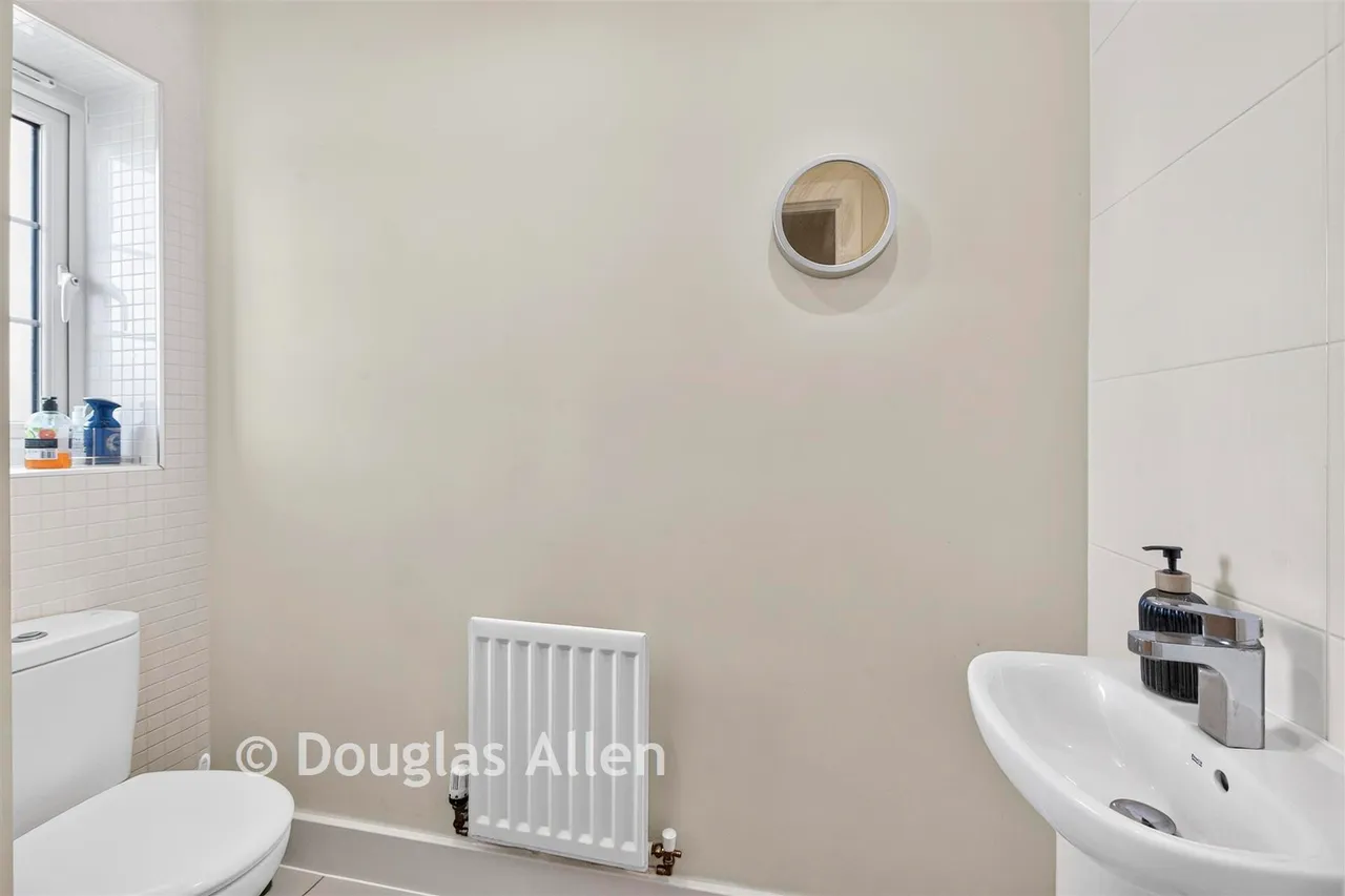 Farnham Avenue, Wickford, SS11, photo 6