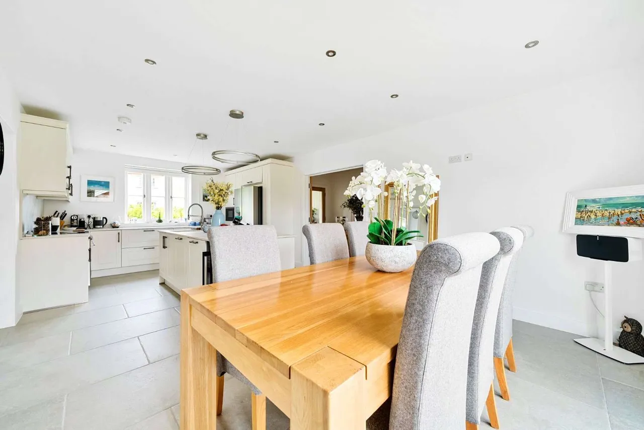 Main Street, Empingham, Oakham, Rutland, LE15 8PR, photo 3