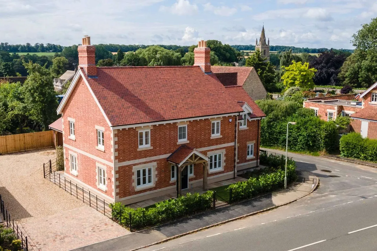 5 bed house for sale — Main Street, Empingham, Oakham, Rutland, LE15 8PR