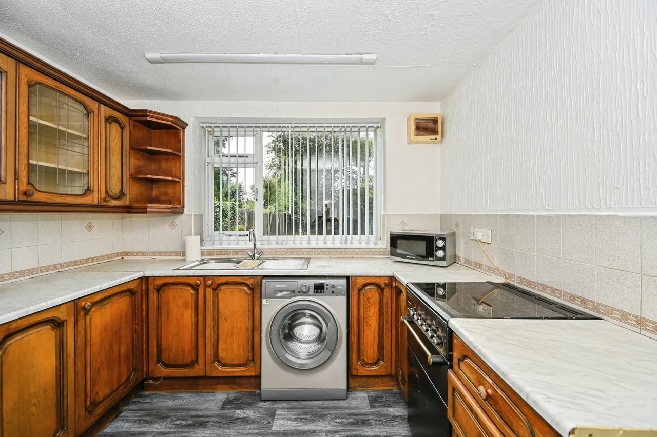 Larch Avenue, Penketh, Warrington, Cheshire, WA5, photo 9
