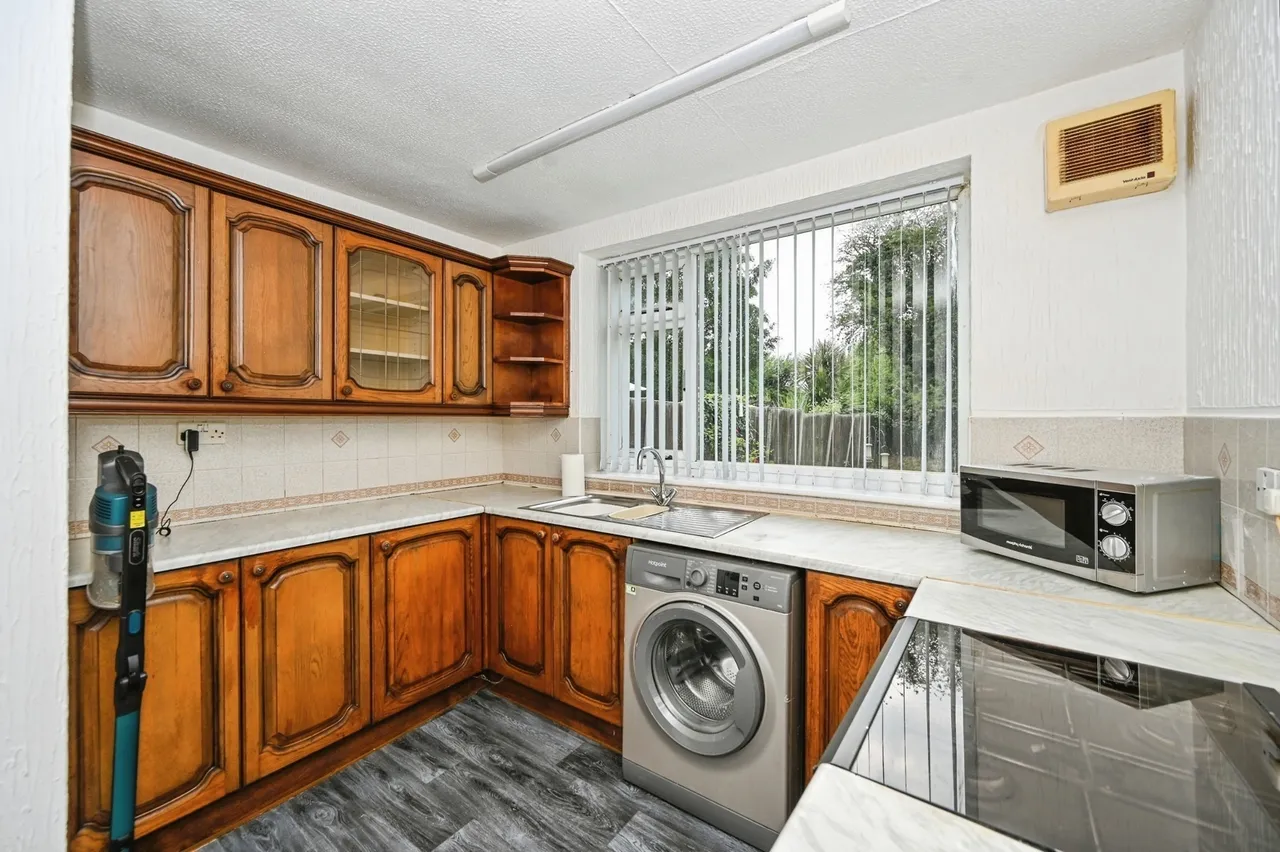 Larch Avenue, Penketh, Warrington, Cheshire, WA5, photo 10