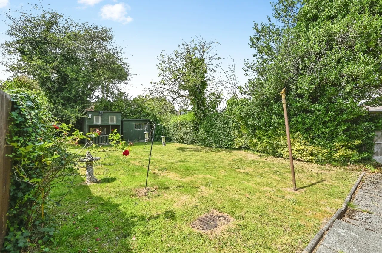 Larch Avenue, Penketh, Warrington, Cheshire, WA5, photo 2