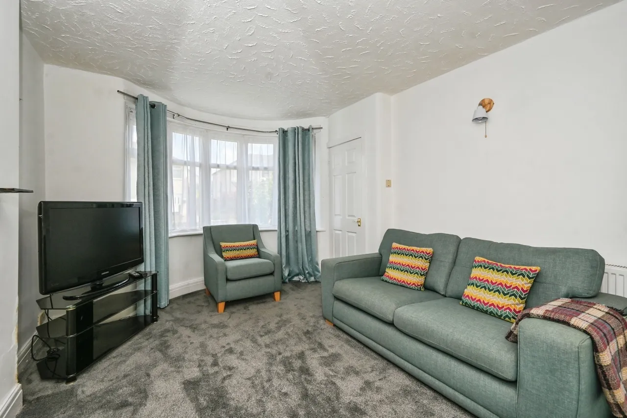 Larch Avenue, Penketh, Warrington, Cheshire, WA5, photo 3
