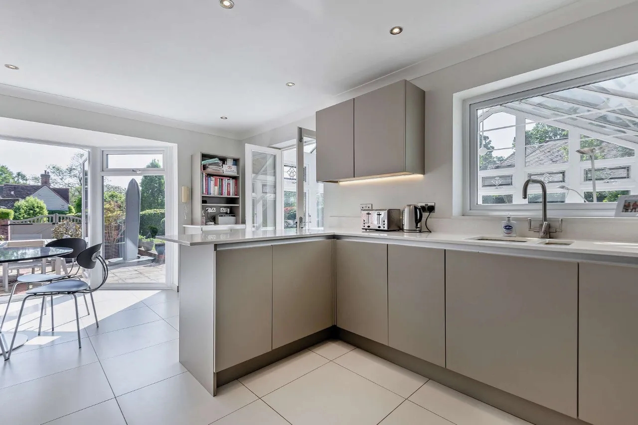Upper Basildon, Reading, Berkshire, RG8 8SU, photo 2