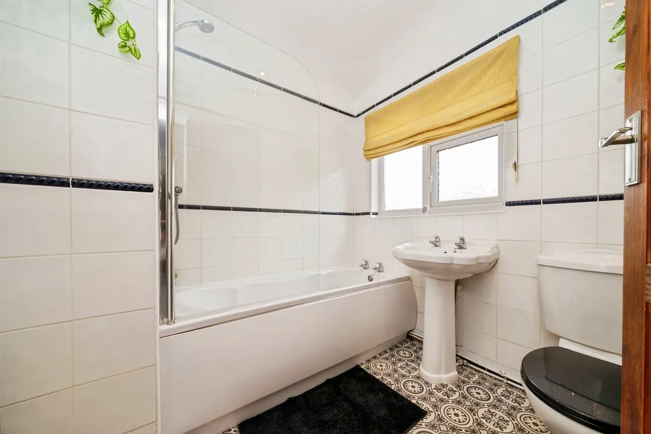 Teesdale Road, Wirral, photo 10