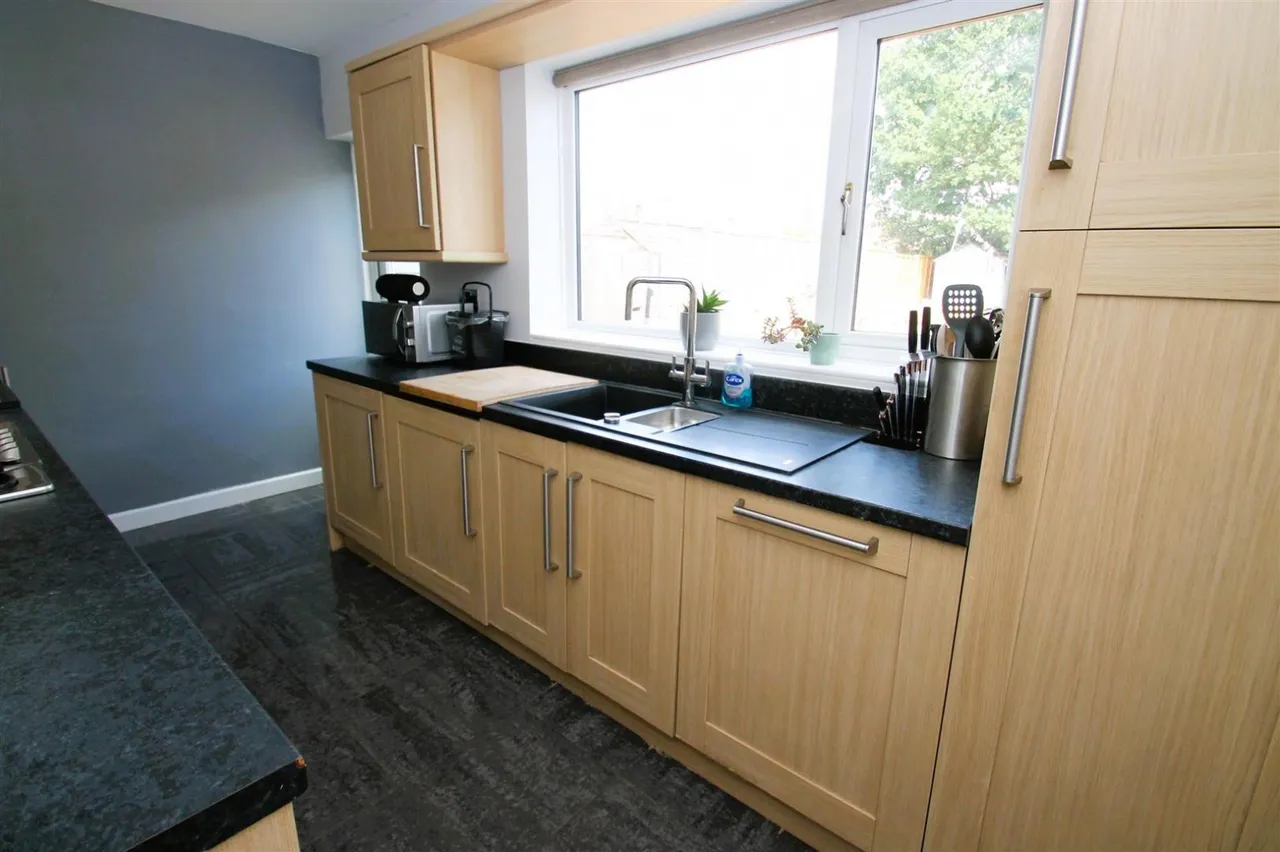 Mayfield Road, Hasbury, Halesowen, photo 10