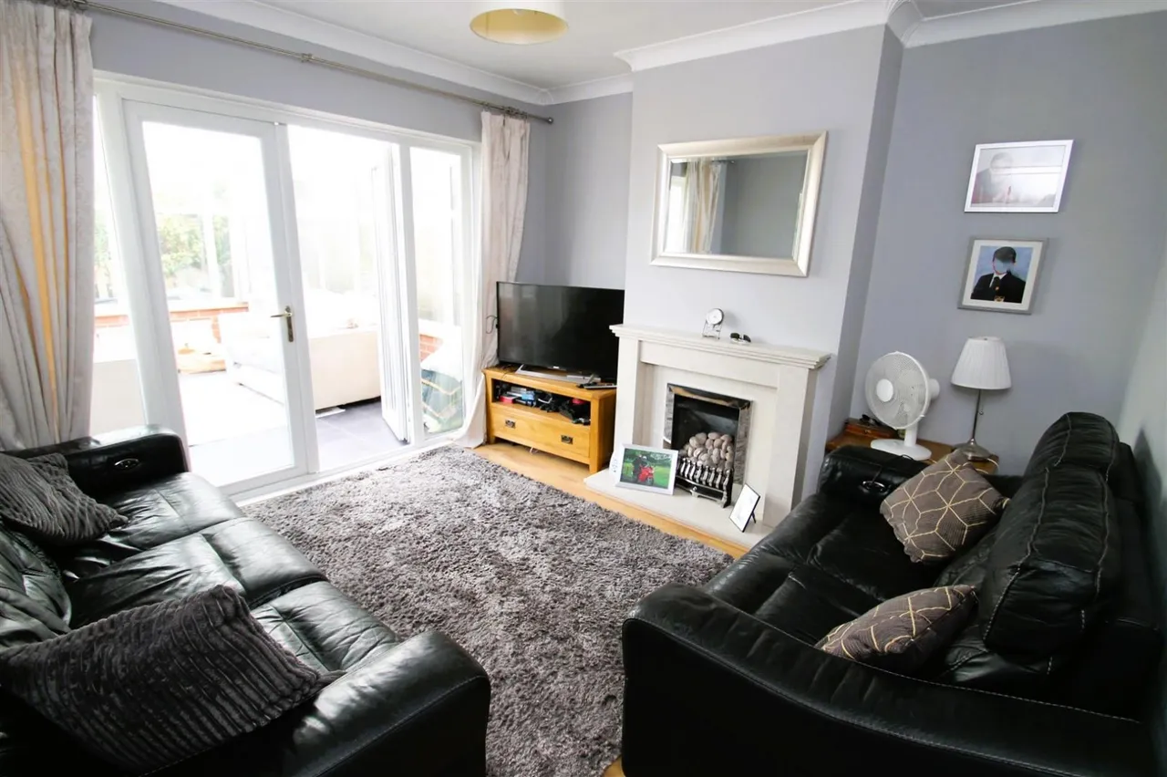 Mayfield Road, Hasbury, Halesowen, photo 4