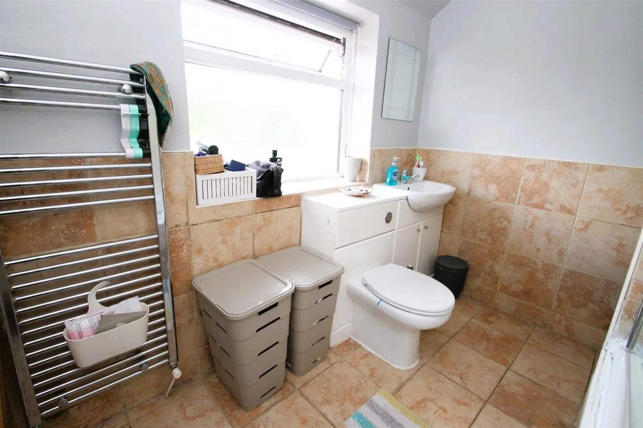 Mayfield Road, Hasbury, Halesowen, photo 25