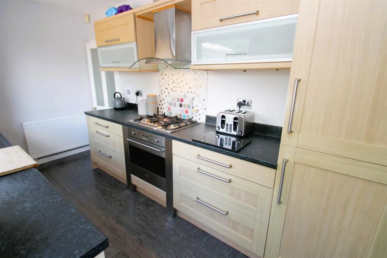 Mayfield Road, Hasbury, Halesowen, photo 11