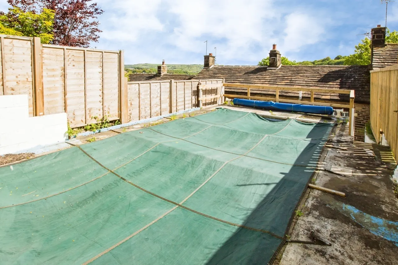 Burrwood Terrace, Holywell Green, Halifax, West Yorkshire, HX4, photo 8