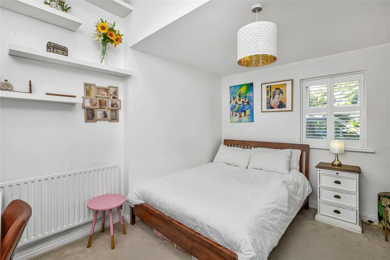 Mitcham Lane, Furzedown, photo 10