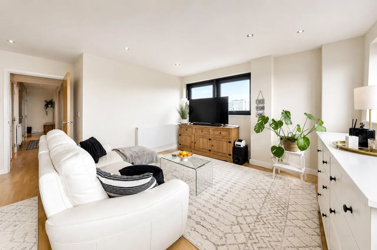 2 bed property for sale, Colman Parade