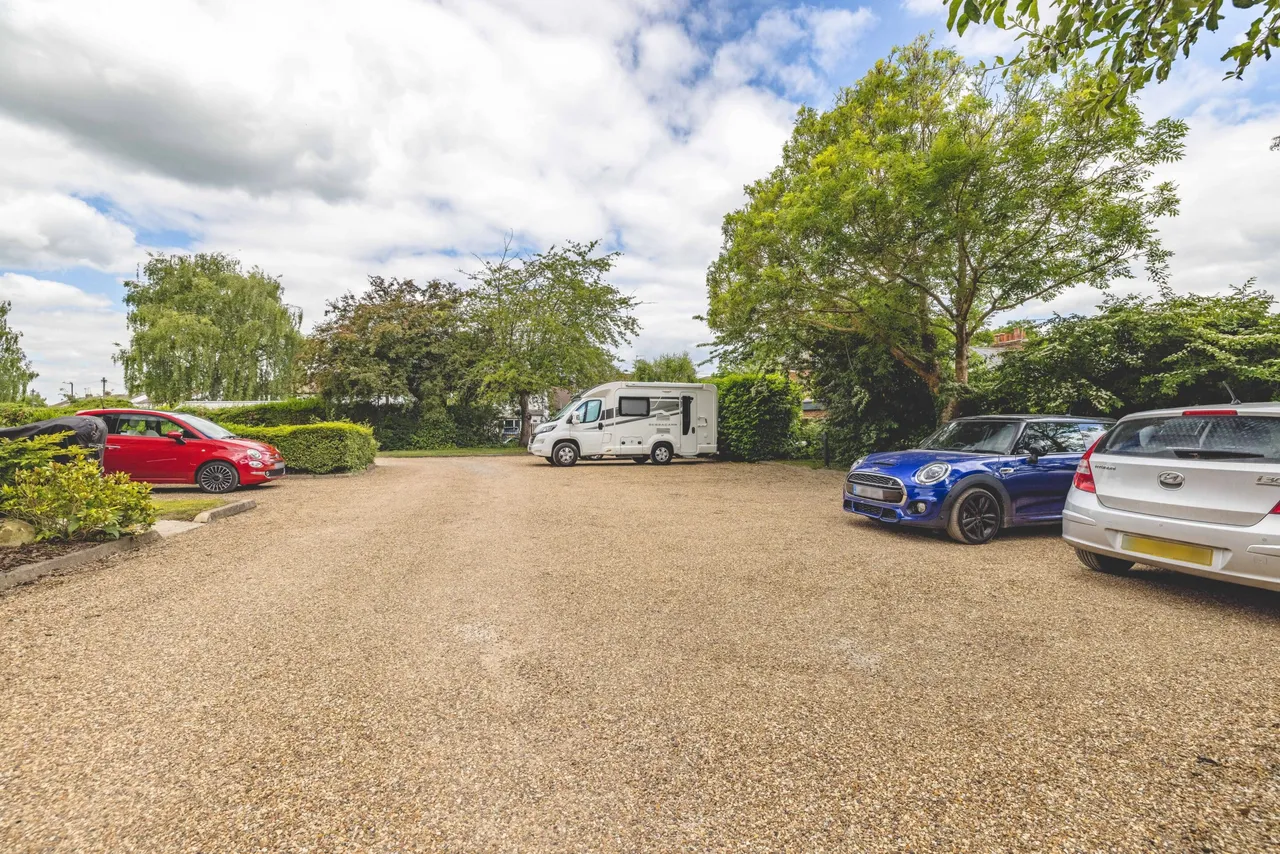 Bridgeman Drive, Windsor, SL4, photo 12