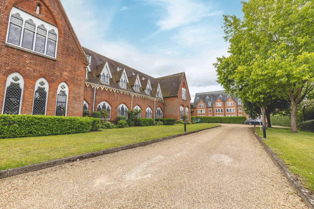 Bridgeman Drive, Windsor, SL4, photo 11