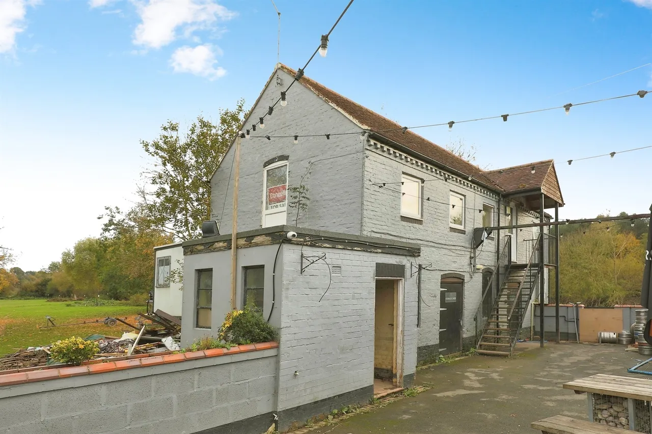 The Wharf Inn, Holt Heath, WR6, photo 4